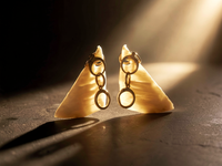 Boucle d'oreille EIRWEN Blanc de poireau en Cône et métal — 3