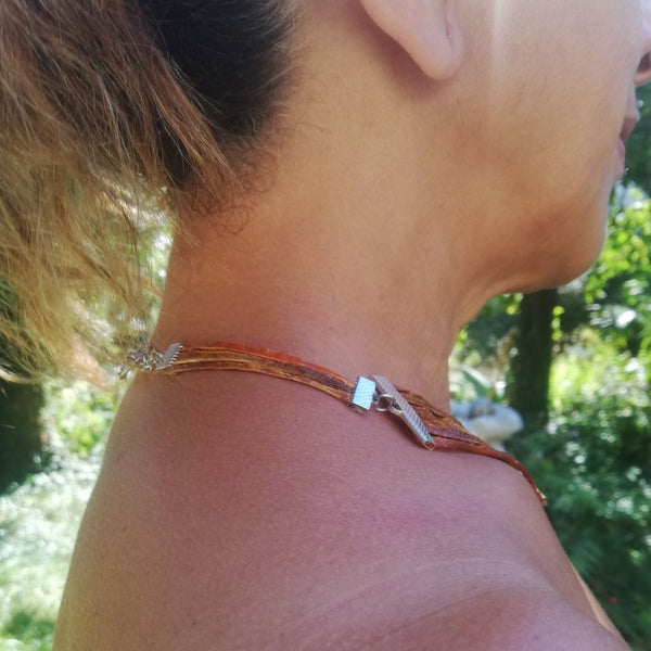 Collier SABLE ETERNEL Lamelles de carottes sable Stabilisés et métal