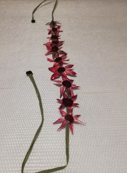 Couronne de Fleur recto/verso de Feuille Artichaut, son oignon rouge Stabilisé sur Raphia