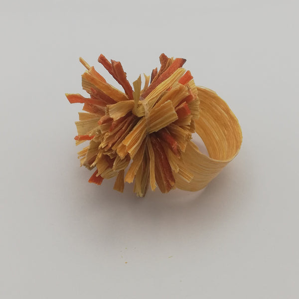 Bague pompon carotte et feuille de Maïs Stabilisé